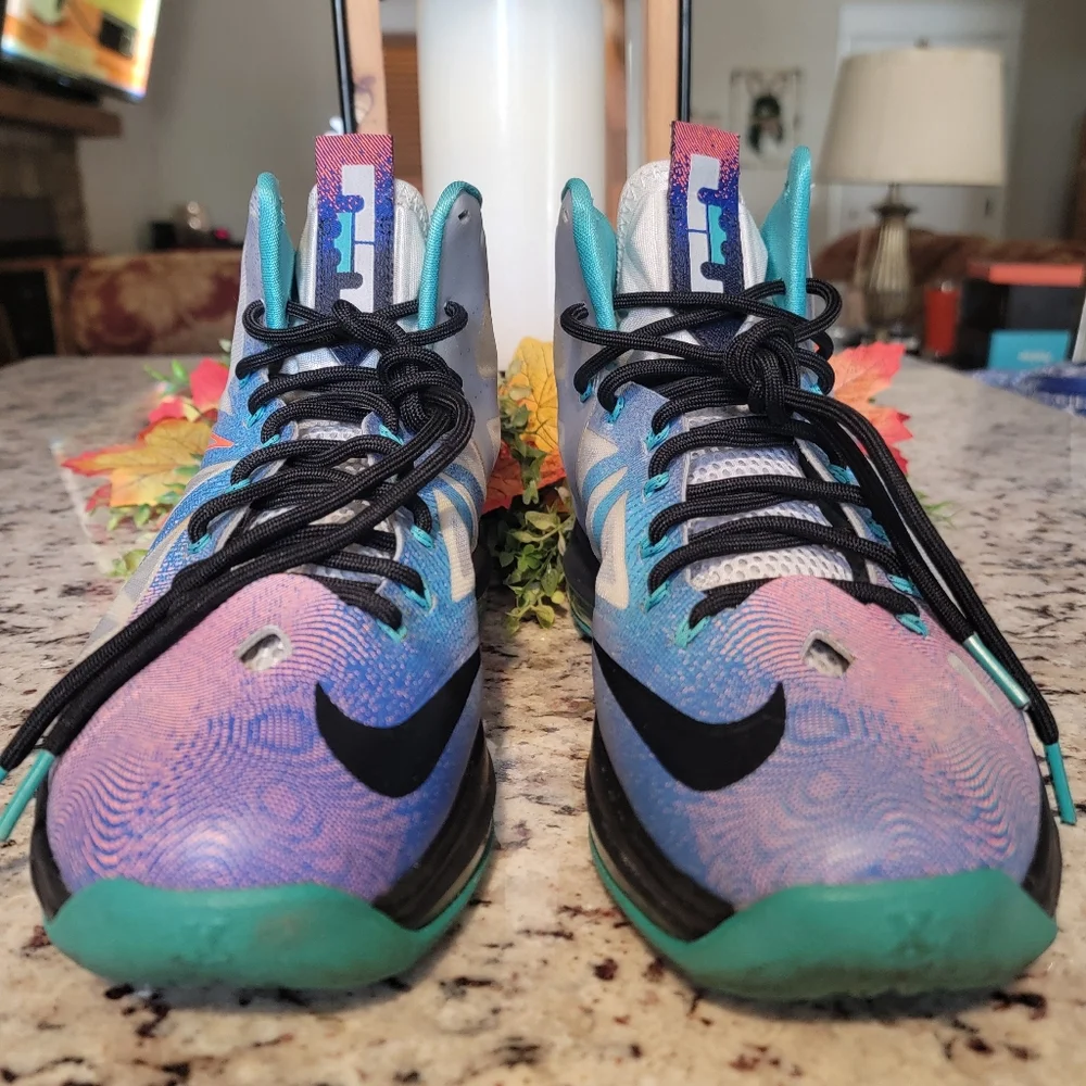 Nike LeBron 10 Pure Platinum Sz 9.5 Fingerprint Hyperfuse Multi Color 541100008